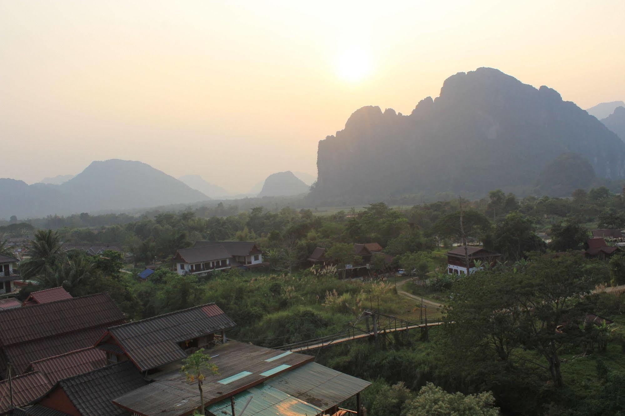 Mountainview Riverside Boutique Hotel Vang Vieng Exterior photo