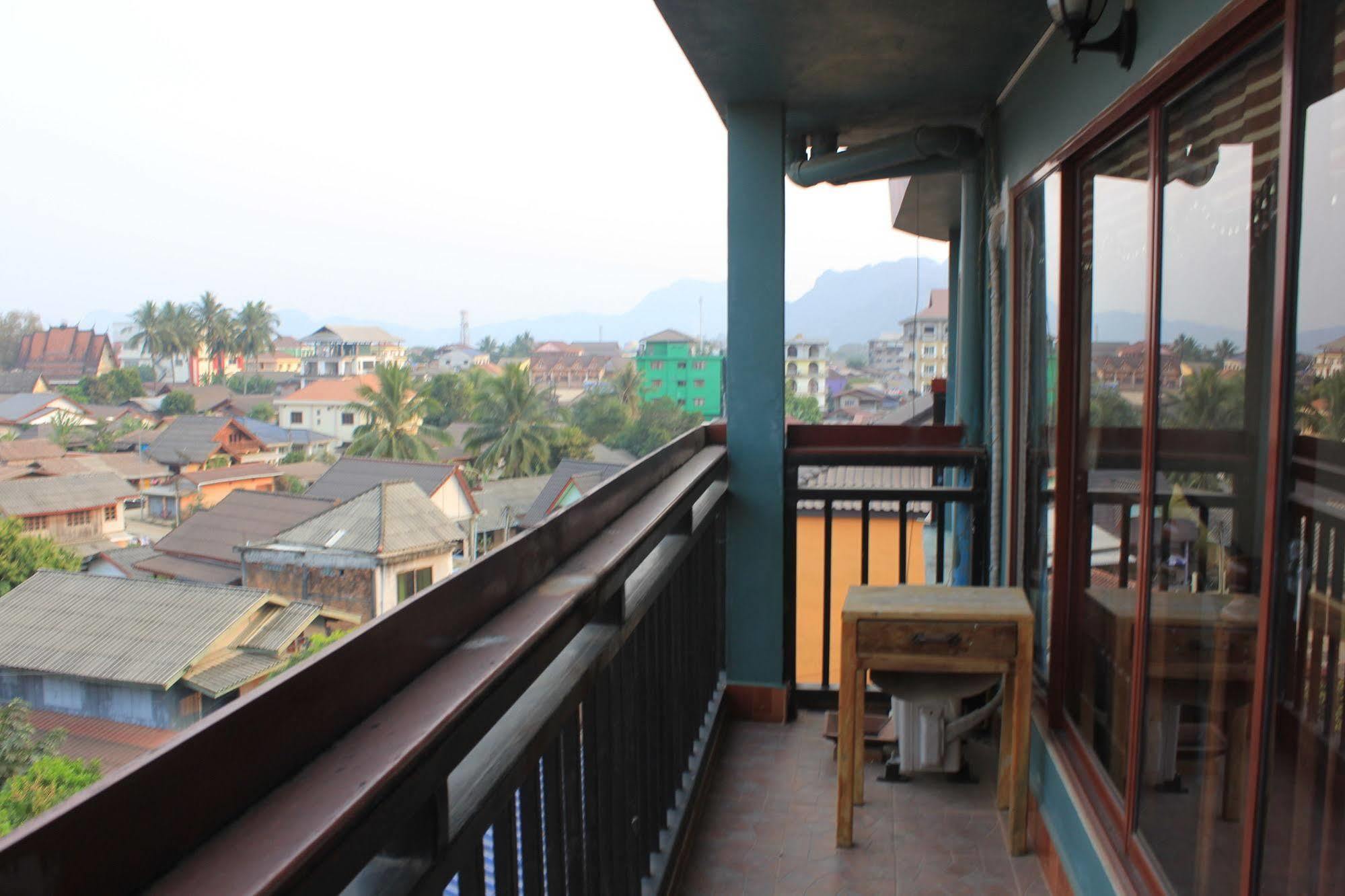 Mountainview Riverside Boutique Hotel Vang Vieng Exterior photo